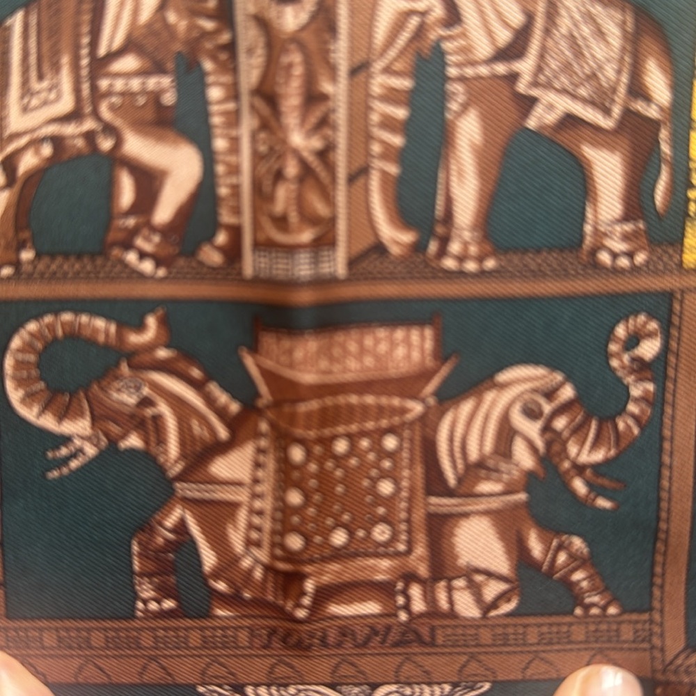 Hermes Torana deep green silk scarf. Made in France - Picture 5 of 8